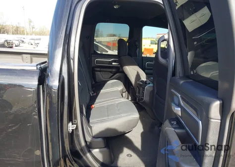 2022 Ram 1500 Big Horn 4X2 6'4 Box z USA, uszkodzony, nr VIN 1C6RREBT5NN113879